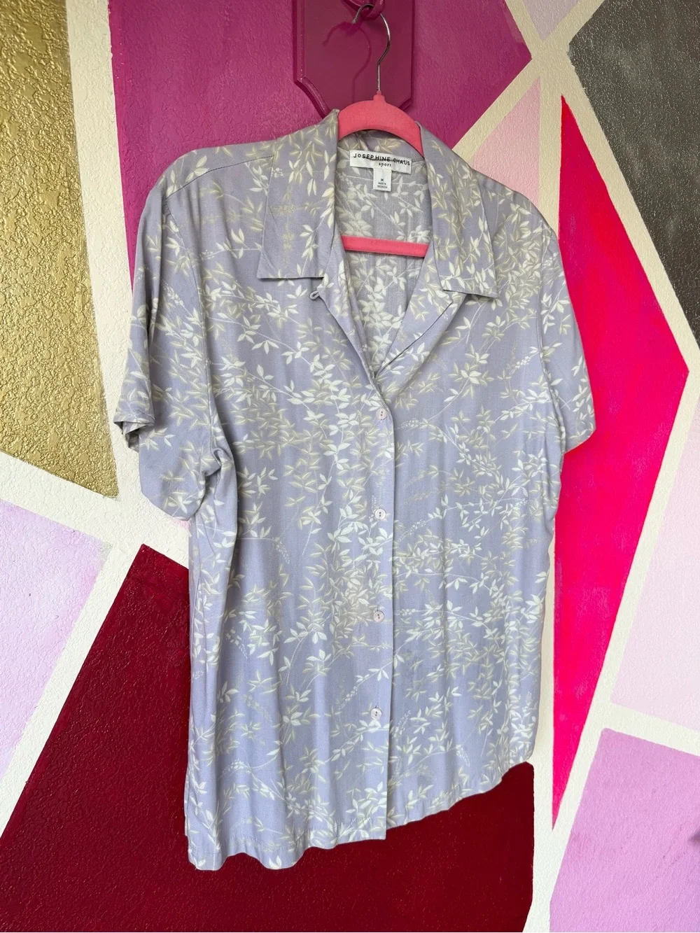 Josephine Chaus Sport Silky Button Down Sz M Lavender Leaf Print Short Sleeve